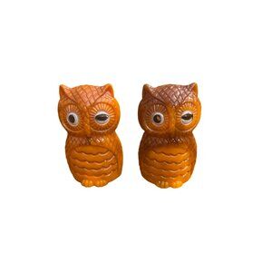 Vintage 70's Plastic Owl Salt Pepper Shakers Orange Brown Winking Eye Hong Kong